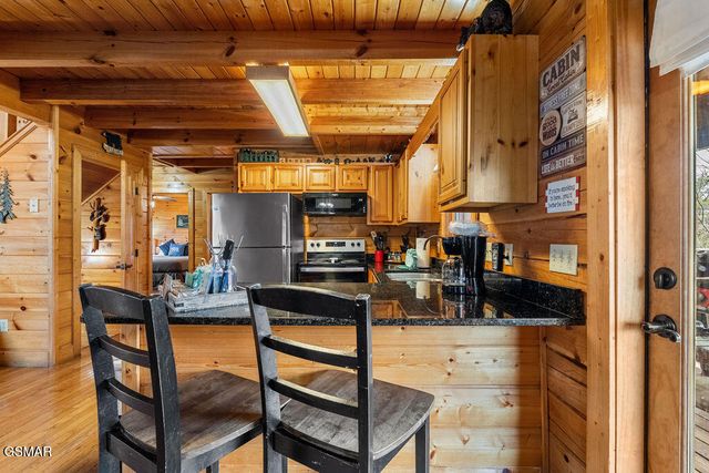 3306 Kestrel Way, Pigeon Forge, TN 37863