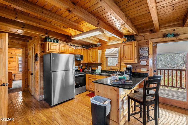 3306 Kestrel Way, Pigeon Forge, TN 37863