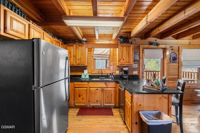 3306 Kestrel Way, Pigeon Forge, TN 37863