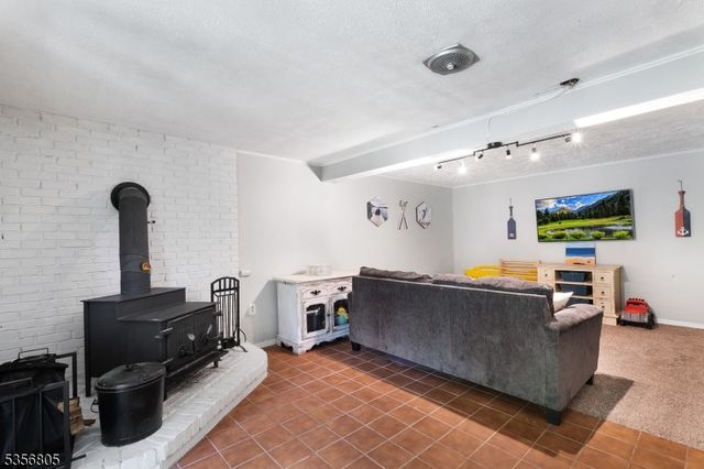 27 Adelphi Trl, Hopatcong Boro, NJ 07843