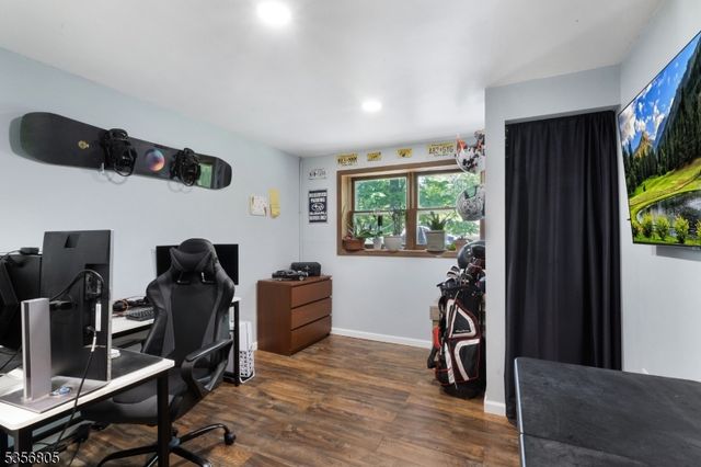 27 Adelphi Trl, Hopatcong Boro, NJ 07843