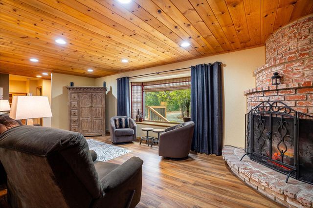 25169 Franklin Drive, Idyllwild, CA 92549