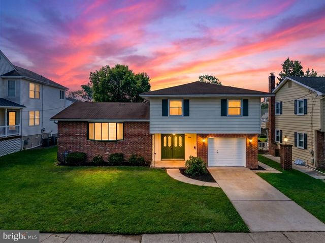 420 OAKLAND AVE, Bellmawr, NJ 08031