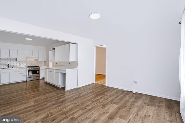 420 OAKLAND AVE, Bellmawr, NJ 08031