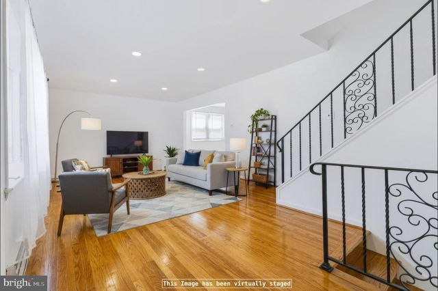 420 OAKLAND AVE, Bellmawr, NJ 08031