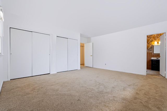420 OAKLAND AVE, Bellmawr, NJ 08031