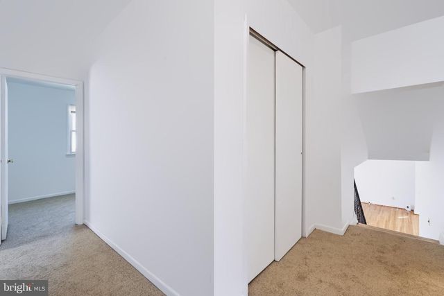420 OAKLAND AVE, Bellmawr, NJ 08031