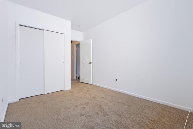 420 OAKLAND AVE, Bellmawr, NJ 08031
