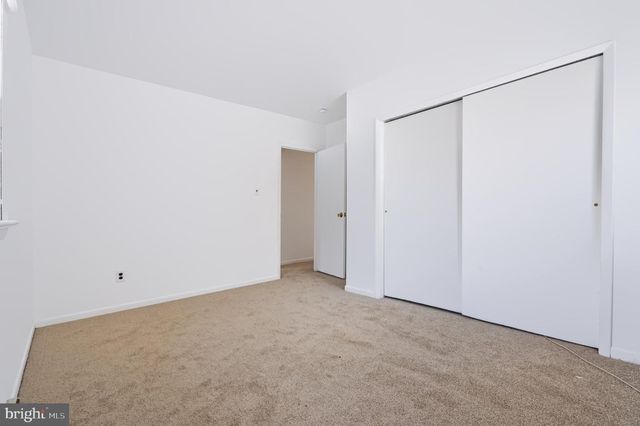 420 OAKLAND AVE, Bellmawr, NJ 08031
