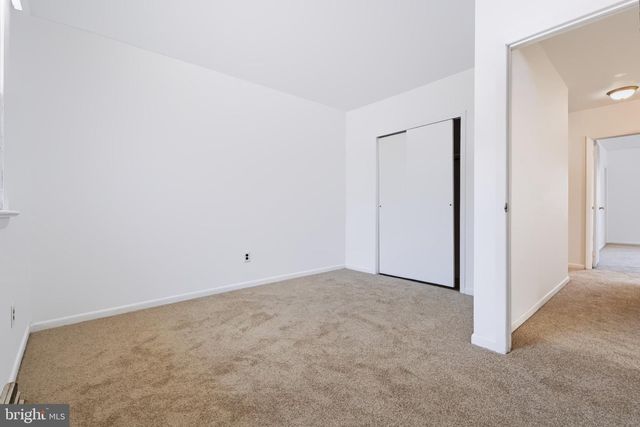 420 OAKLAND AVE, Bellmawr, NJ 08031