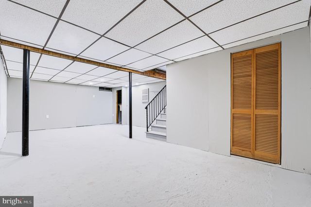 420 OAKLAND AVE, Bellmawr, NJ 08031