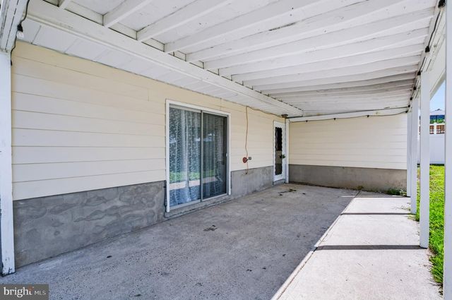 420 OAKLAND AVE, Bellmawr, NJ 08031