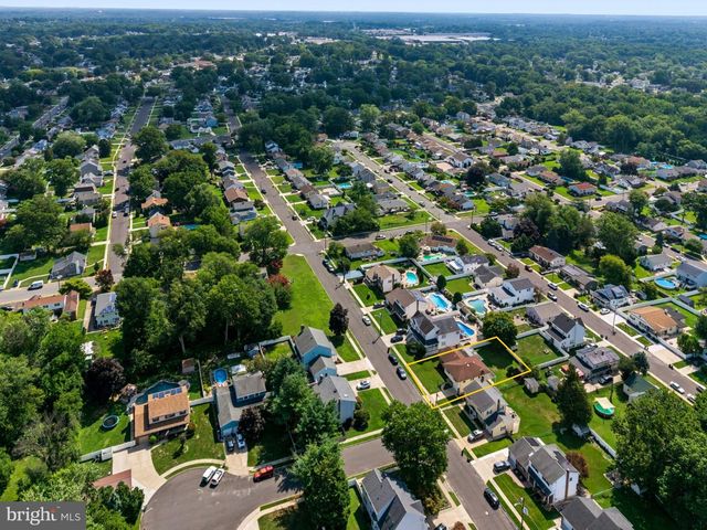 420 OAKLAND AVE, Bellmawr, NJ 08031