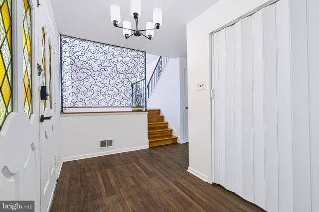 420 OAKLAND AVE, Bellmawr, NJ 08031