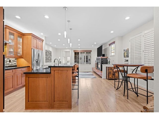 6 S Madison St, Denver, CO 80209