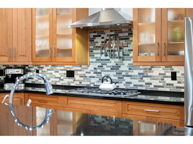 6 S Madison St, Denver, CO 80209
