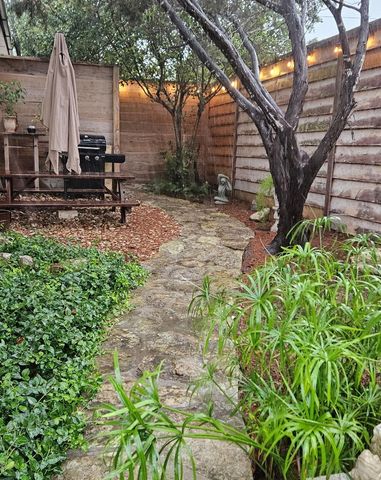10210 Twin Lake LOOP, Dripping Springs, TX 78620