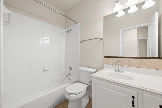 10210 Twin Lake LOOP, Dripping Springs, TX 78620