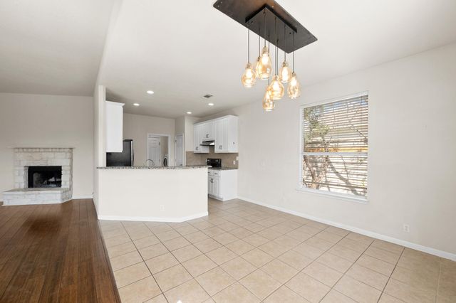 10210 Twin Lake LOOP, Dripping Springs, TX 78620