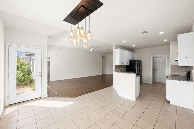 10210 Twin Lake LOOP, Dripping Springs, TX 78620