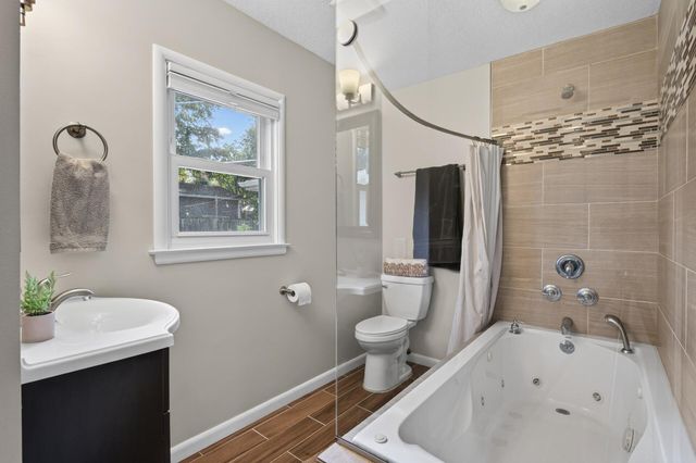 3340 Noble Avenue N, Golden Valley, MN 55422