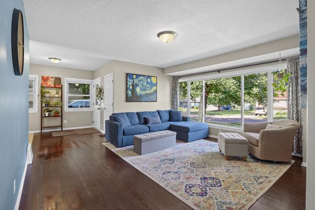 3340 Noble Avenue N, Golden Valley, MN 55422
