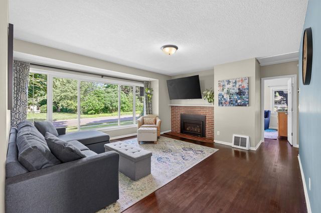 3340 Noble Avenue N, Golden Valley, MN 55422