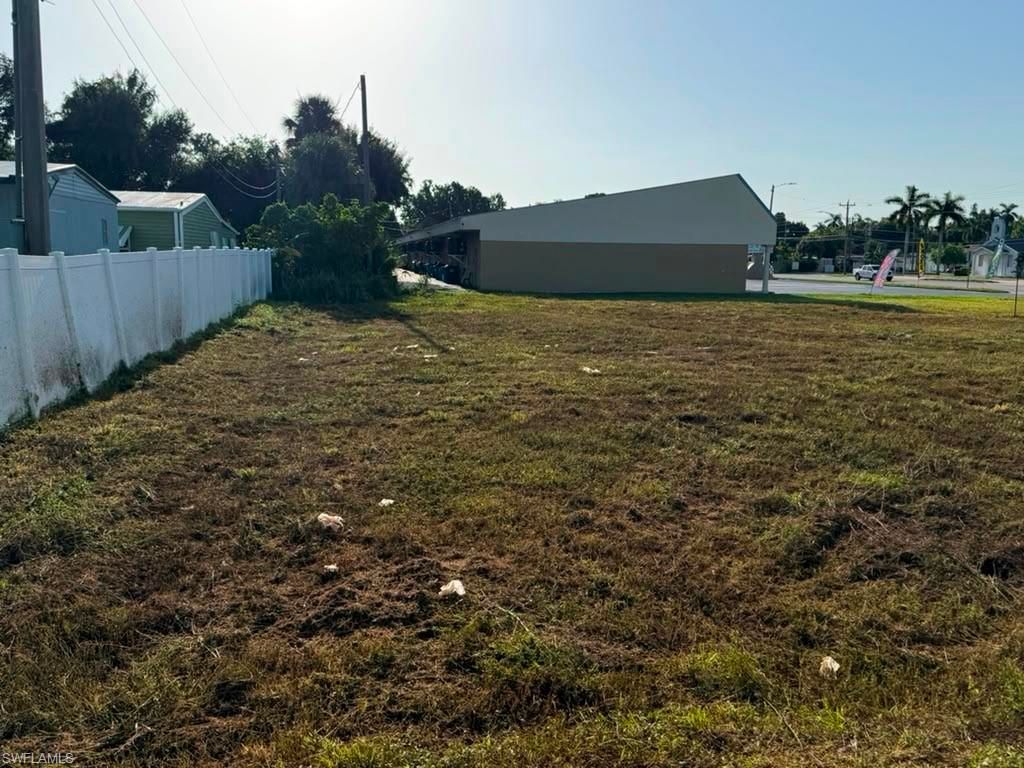 98 Pondella RD, NORTH FORT MYERS, FL 33903 — photo 5