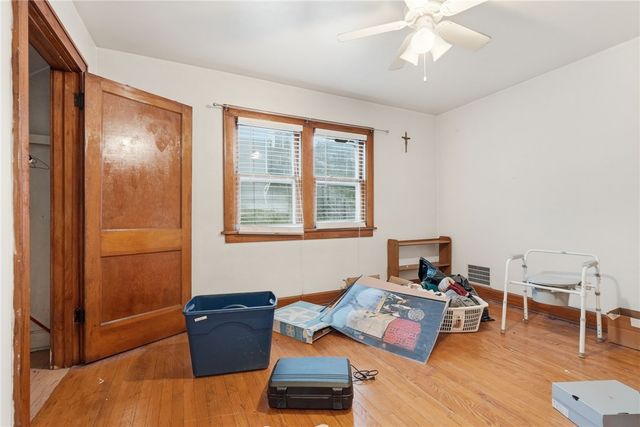 323 Hillside Ave, Ellwood City, PA 16117