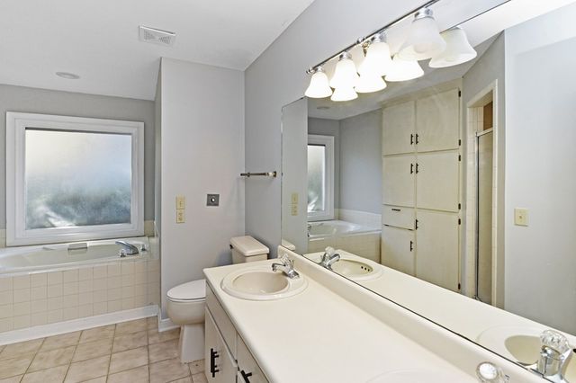 105 Woodcreek, Dothan, AL 36301