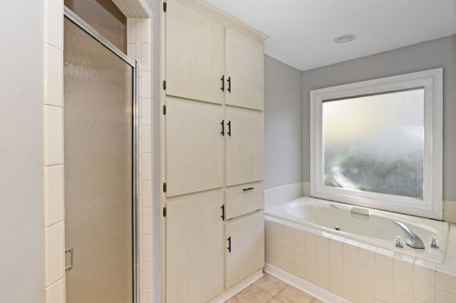 105 Woodcreek, Dothan, AL 36301