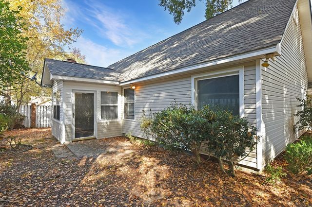 105 Woodcreek, Dothan, AL 36301