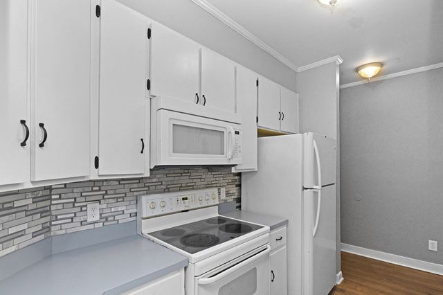 105 Woodcreek, Dothan, AL 36301