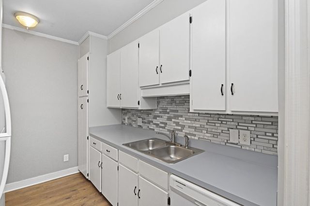 105 Woodcreek, Dothan, AL 36301