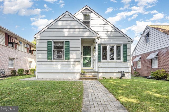 1004 E WALNUT ST, Hanover, PA 17331