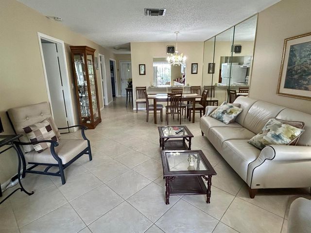 2711 SW 13th Street B, Delray Beach, FL 33445