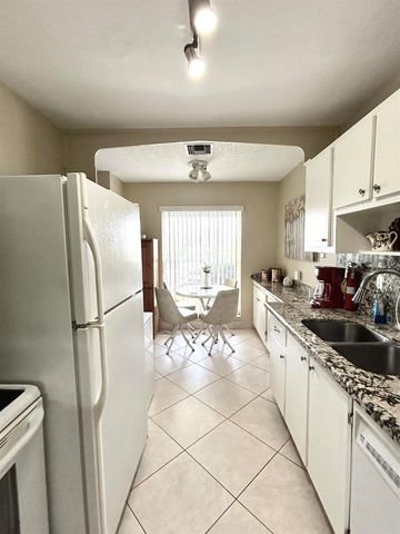 2711 SW 13th Street B, Delray Beach, FL 33445