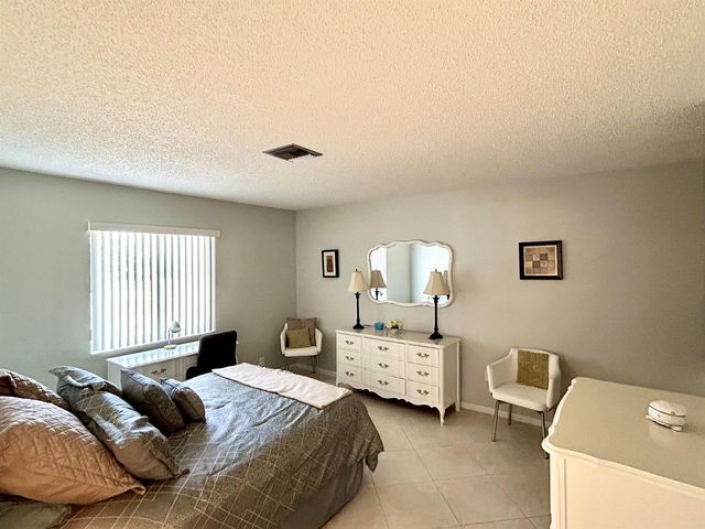 2711 SW 13th Street B, Delray Beach, FL 33445