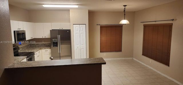 5201 NW 25th St, Lauderhill, FL 33313