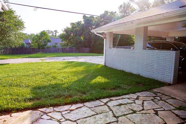 7500 Camelback Drive, Shreveport, LA 71105