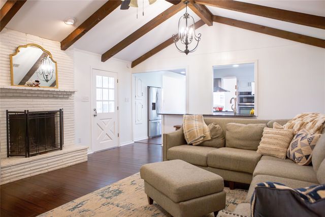 7500 Camelback Drive, Shreveport, LA 71105