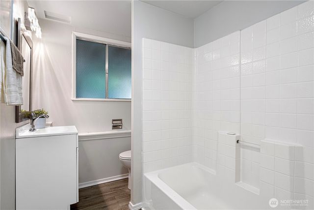 16515 N Linden Ave N, Shoreline, WA 98133