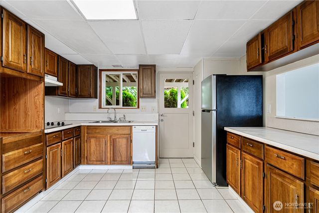 16515 N Linden Ave N, Shoreline, WA 98133