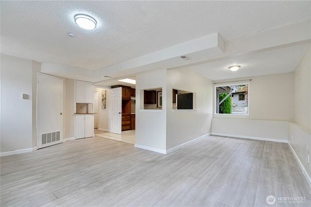 16515 N Linden Ave N, Shoreline, WA 98133