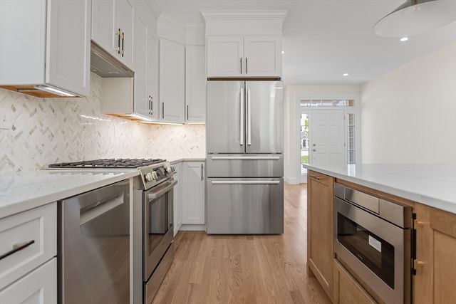 18 Talbot Lane 18, Reading, MA 01867