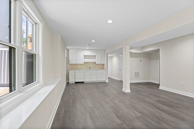 18 Talbot Lane 18, Reading, MA 01867