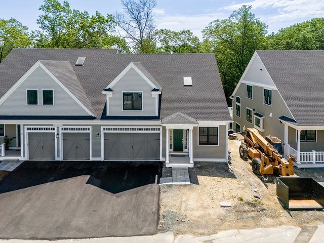 18 Talbot Lane 18, Reading, MA 01867