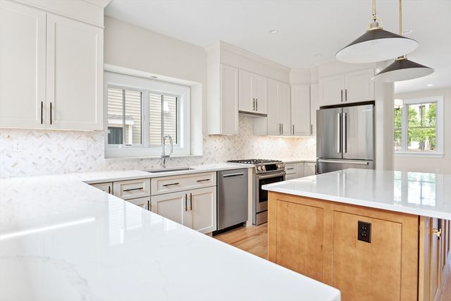 18 Talbot Lane 18, Reading, MA 01867