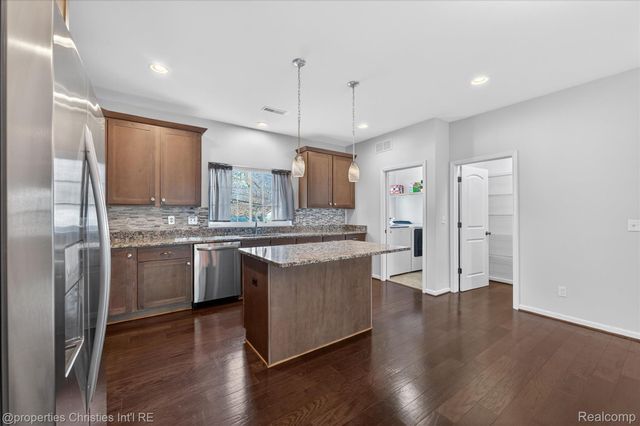 2683 Harvard Road, Berkley, MI 48072