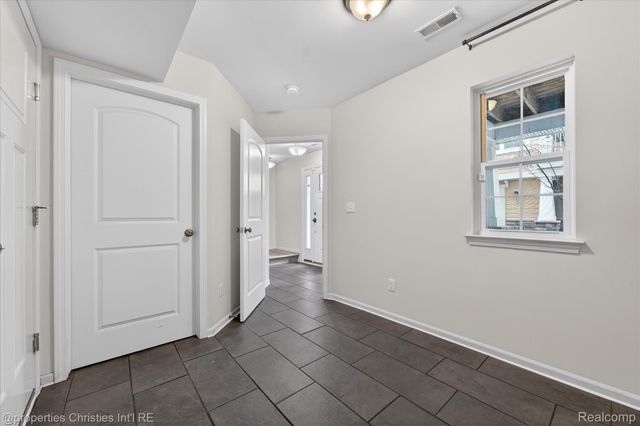 2683 Harvard Road, Berkley, MI 48072